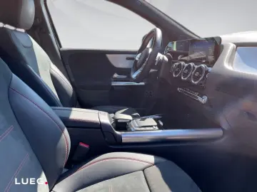 MERCEDES-BENZ GLA 250 e Airpanel Aug Distronic Night ACC