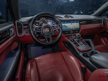 PORSCHE Cayenne E-Hyb Coupé SportDesign 22  Pano Matrix