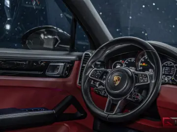 PORSCHE Cayenne E-Hyb Coupé SportDesign 22  Pano Matrix