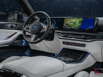 BMW X5 xDrive50e M-Sport Comfort  B&W Pano Sky 22