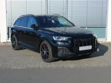AUDI Q7 S line 55 TFSI quattro 7-SITZER AHK PANO STHZ