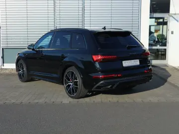 AUDI Q7 S line 55 TFSI quattro 7-SITZER AHK PANO STHZ