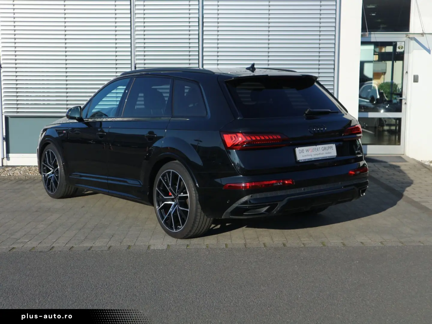 AUDI Q7 S line 55 TFSI quattro 7-SITZER AHK PANO STHZ