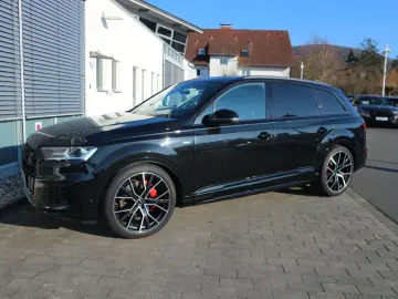AUDI Q7 S line 55 TFSI quattro 7-SITZER AHK PANO STHZ