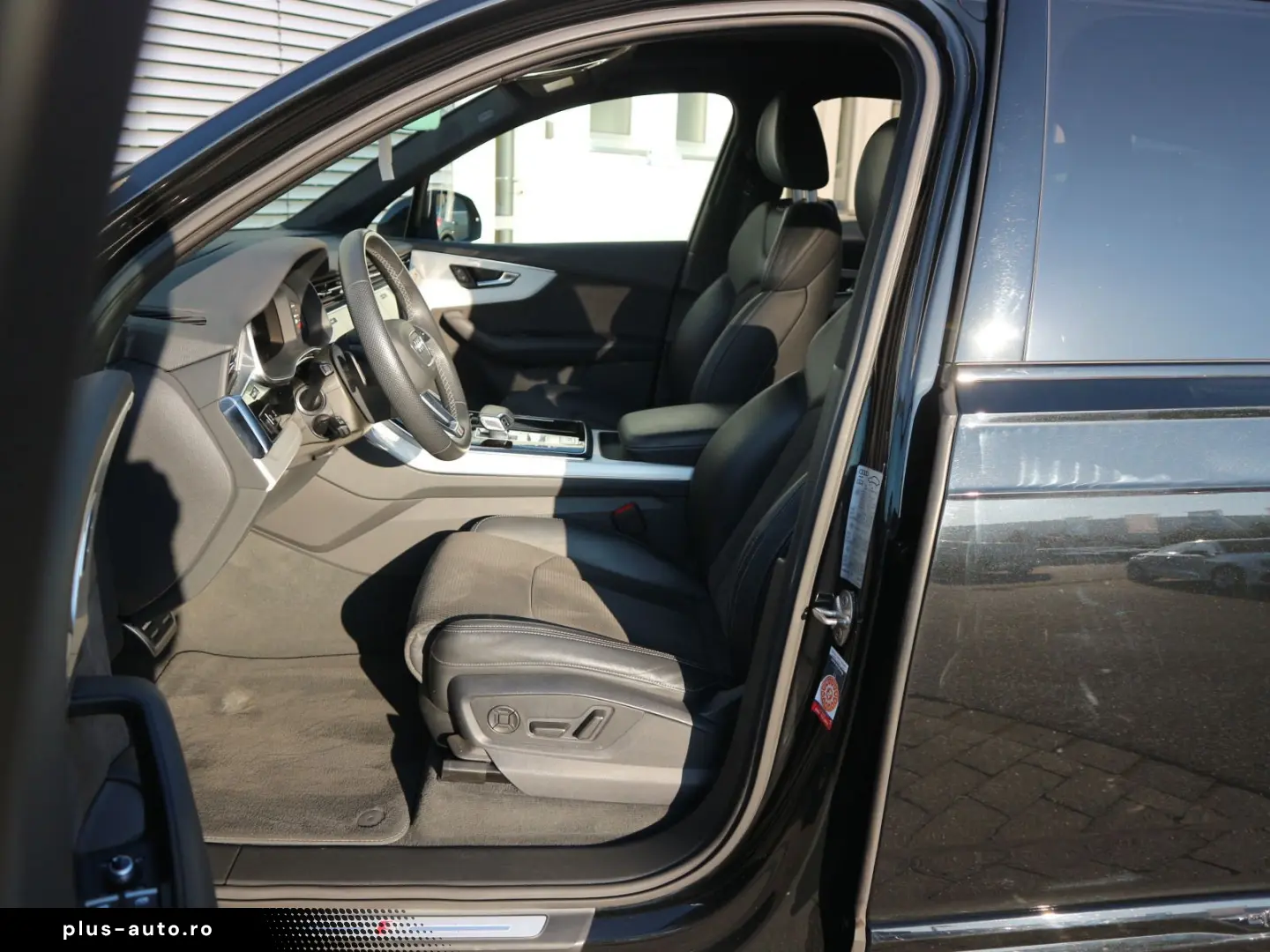 AUDI Q7 S line 55 TFSI quattro 7-SITZER AHK PANO STHZ
