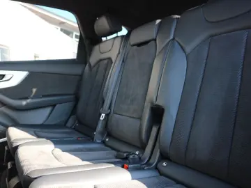 AUDI Q7 S line 55 TFSI quattro 7-SITZER AHK PANO STHZ