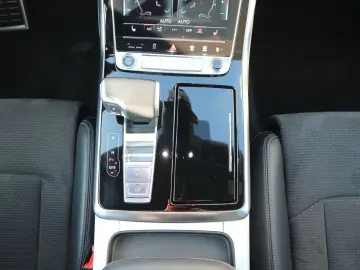 AUDI Q7 S line 55 TFSI quattro 7-SITZER AHK PANO STHZ