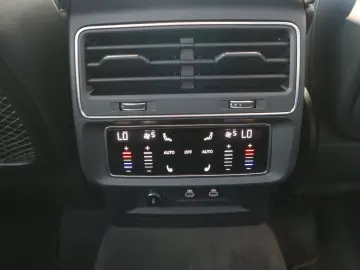 AUDI Q7 S line 55 TFSI quattro 7-SITZER AHK PANO STHZ