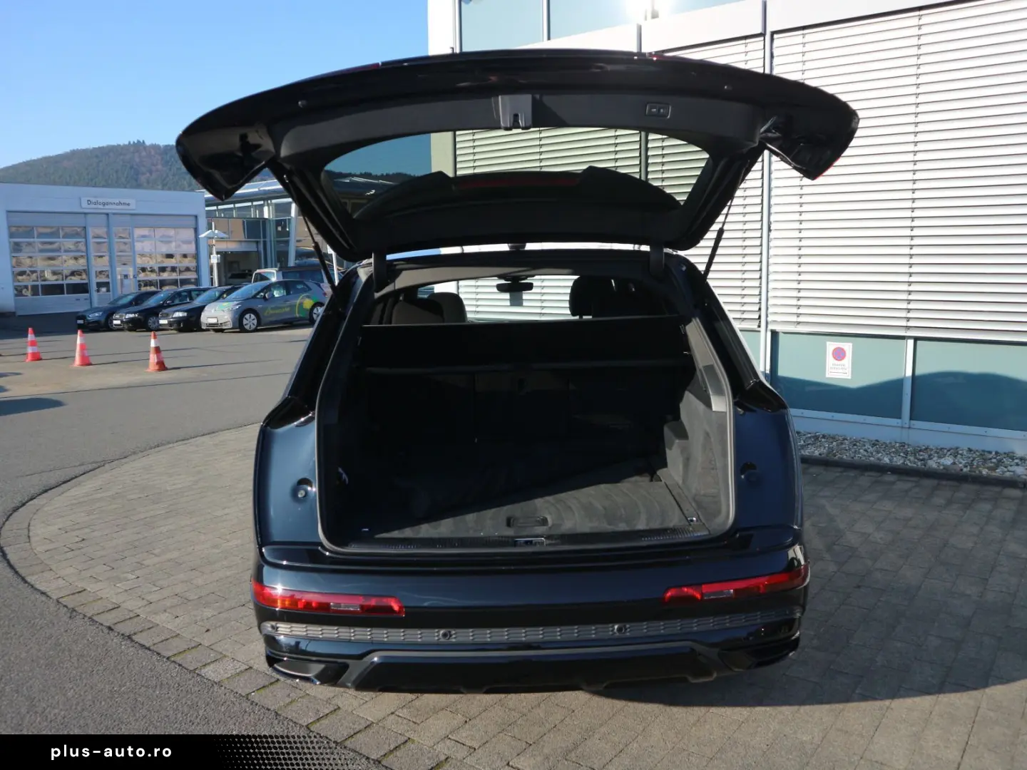 AUDI Q7 S line 55 TFSI quattro 7-SITZER AHK PANO STHZ