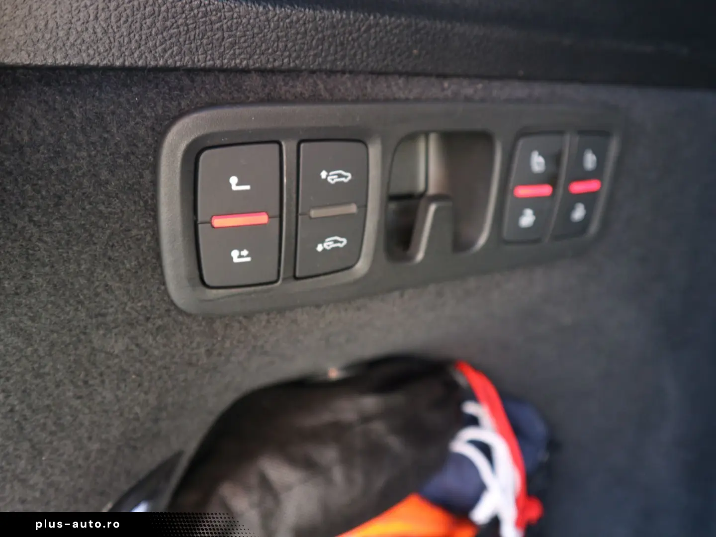 AUDI Q7 S line 55 TFSI quattro 7-SITZER AHK PANO STHZ