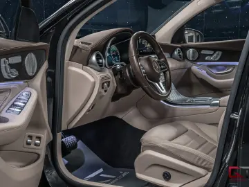 MERCEDES-BENZ GLC 300 e Coupé 4M AMG ACC
