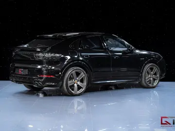 PORSCHE Cayenne E-Hyb Coupé PLATINUM Sp-Design 22  Pano