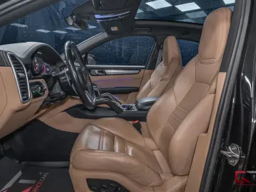 PORSCHE Cayenne E-Hyb Coupé PLATINUM Sp-Design 22  Pano