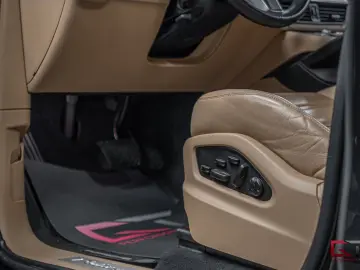 PORSCHE Cayenne E-Hyb Coupé PLATINUM Sp-Design 22  Pano