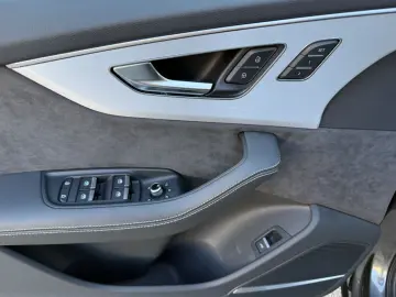 AUDI Q7 55 TFSI quat S line~Pano~Luft~Allradlenk~B&O~