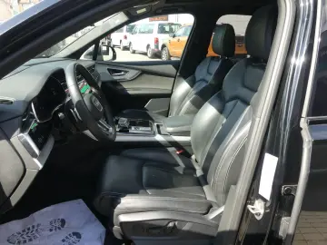 AUDI Q7 55 TFSI quattro S line 7SITZE HUD NACHT STHZ