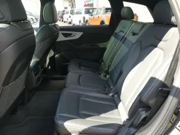 AUDI Q7 55 TFSI quattro S line 7SITZE HUD NACHT STHZ