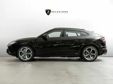 LAMBORGHINI URUS S