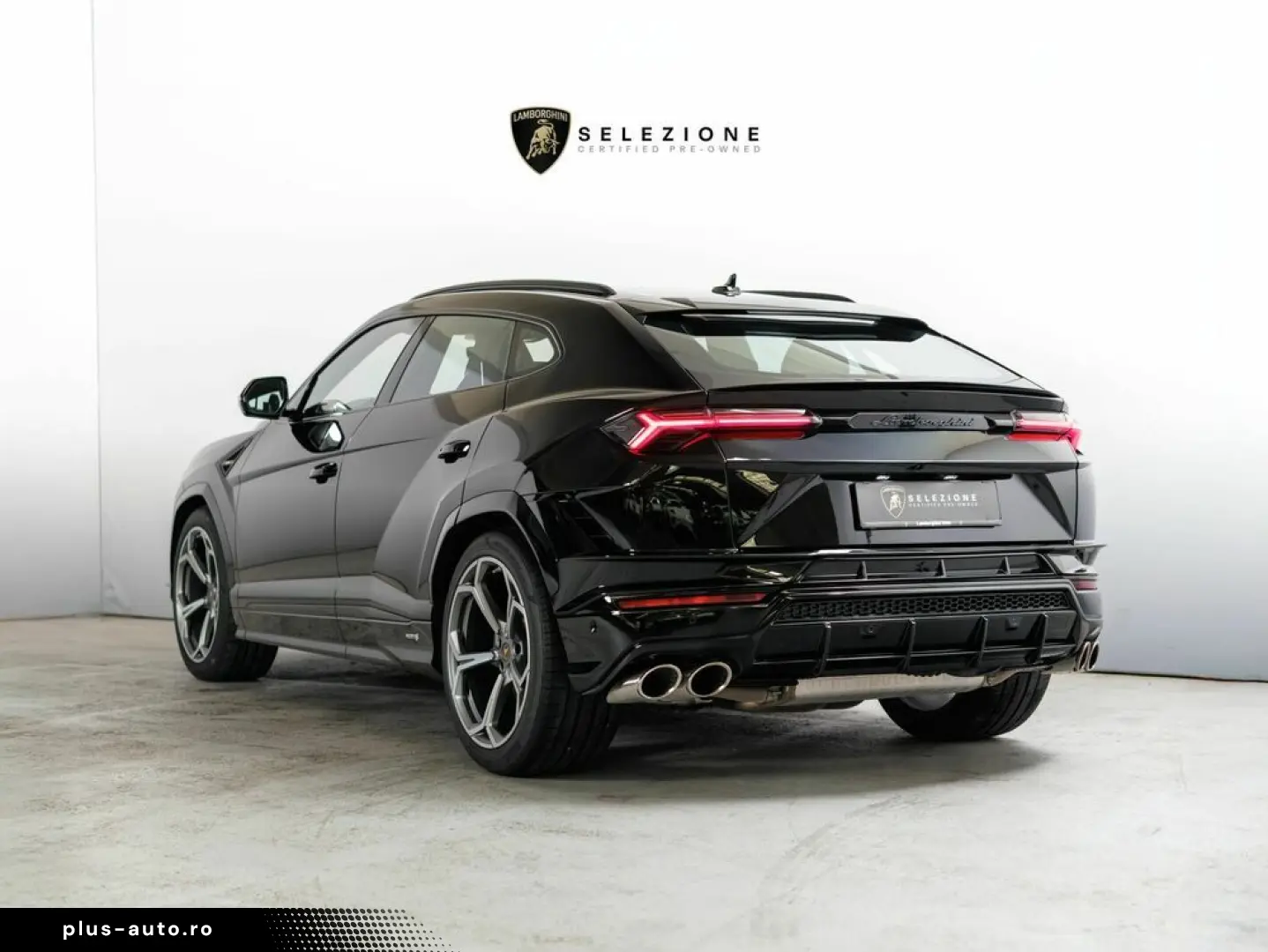 LAMBORGHINI URUS S