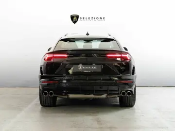 LAMBORGHINI URUS S