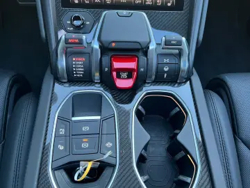 LAMBORGHINI Urus 4.0 V8 Autom. VERDE SCANDAL PANO B&Q