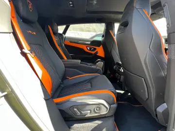 LAMBORGHINI Urus 4.0 V8 Sport  Matt  ADAS 4-Sitz.  Limitiert