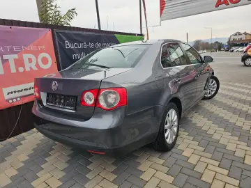 Vw Jetta 1.4 tsi 122 cai 2010 Navigatie