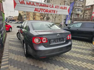 Vw Jetta 1.4 tsi 122 cai 2010 Navigatie