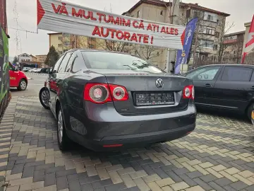 Vw Jetta 1.4 tsi 122 cai 2010 Navigatie