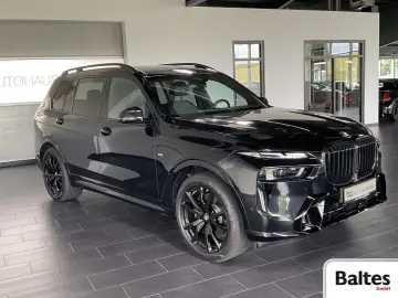 BMW X7 xDrive 40d M Sport Pro 22  Pano HK Soft Ico A