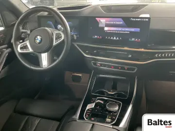 BMW X7 xDrive 40d M Sport Pro 22  Pano HK Soft Ico A