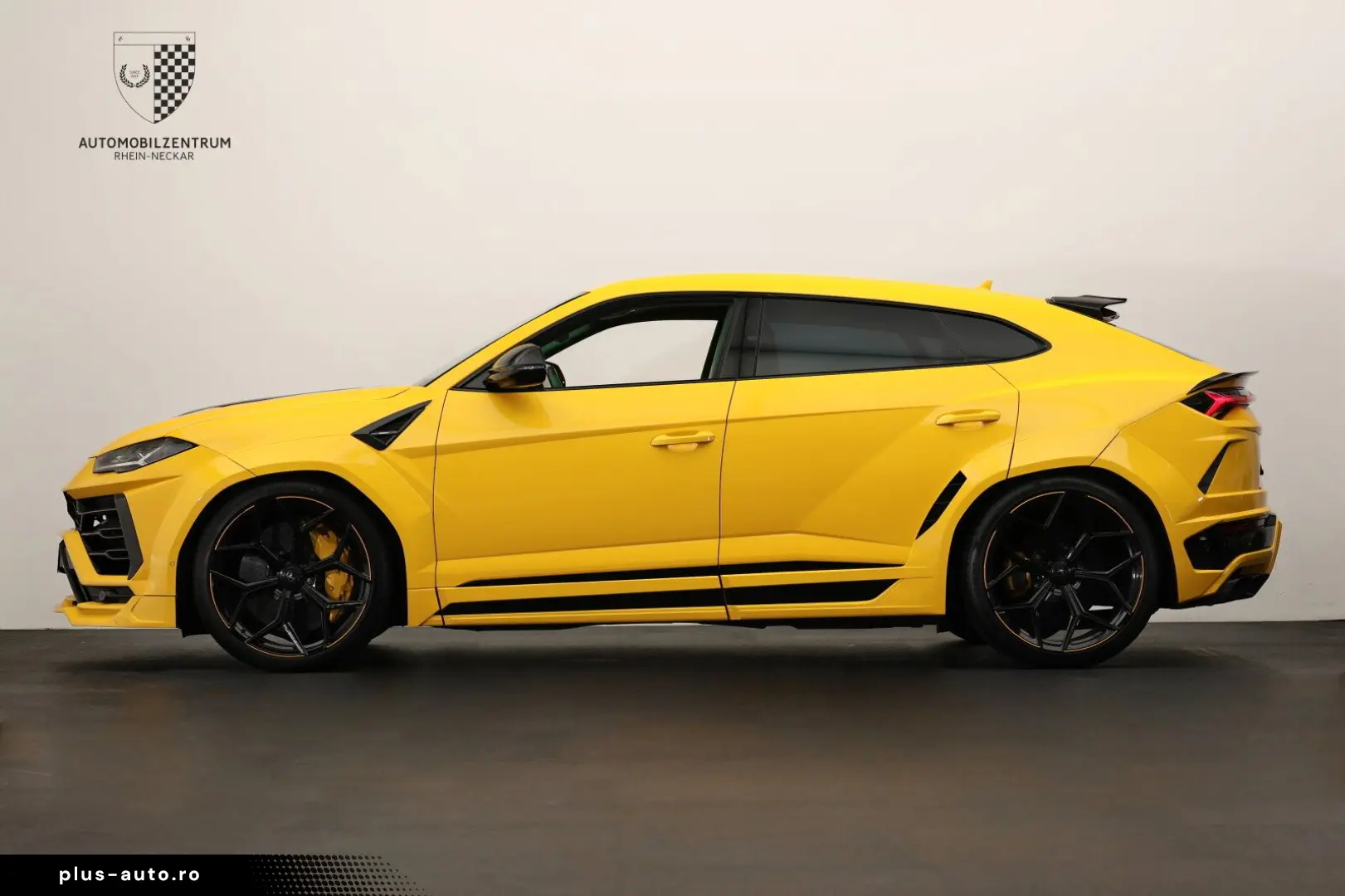 LAMBORGHINI Urus NOVITEC Esteso FullCarbon 23 NL4 FullPPF