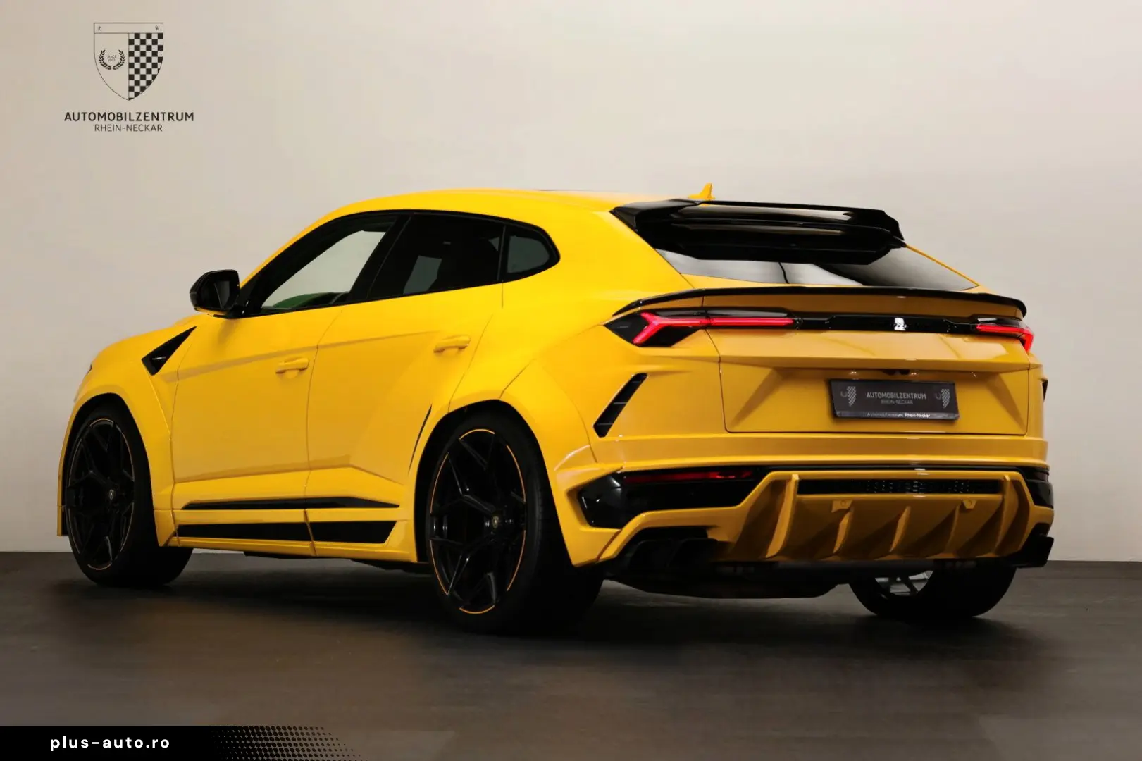 LAMBORGHINI Urus NOVITEC Esteso FullCarbon 23 NL4 FullPPF