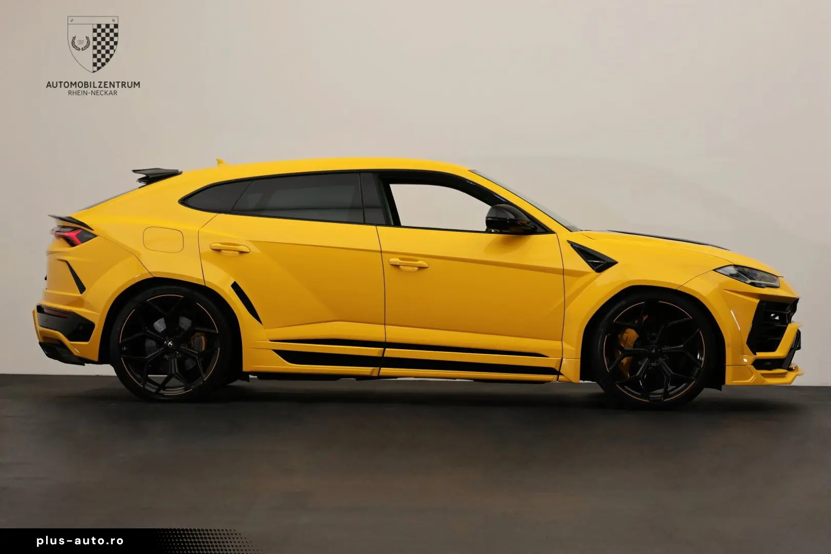 LAMBORGHINI Urus NOVITEC Esteso FullCarbon 23 NL4 FullPPF
