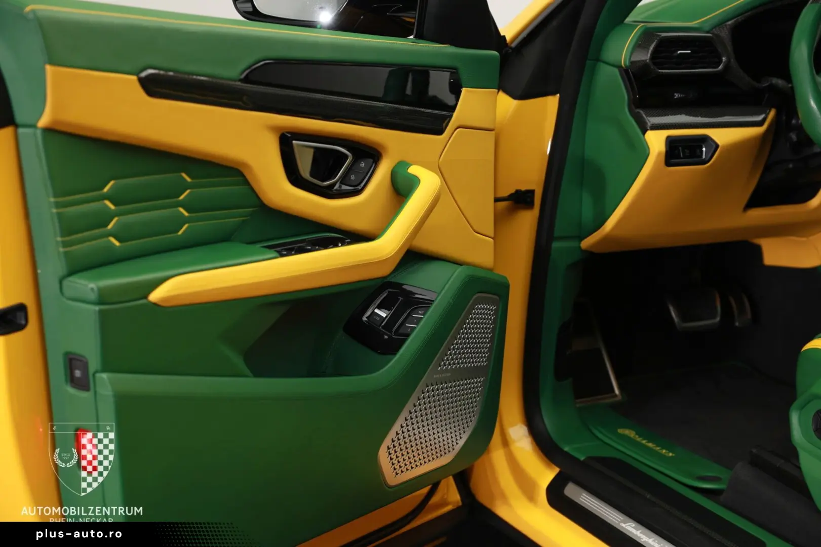 LAMBORGHINI Urus NOVITEC Esteso FullCarbon 23 NL4 FullPPF