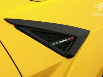 LAMBORGHINI Urus NOVITEC Esteso FullCarbon 23 NL4 FullPPF