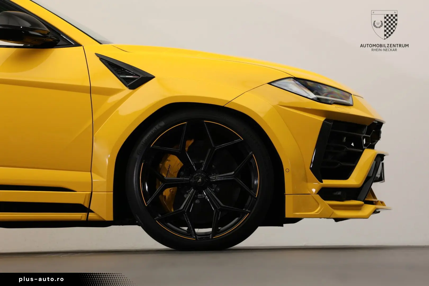 LAMBORGHINI Urus NOVITEC Esteso FullCarbon 23 NL4 FullPPF