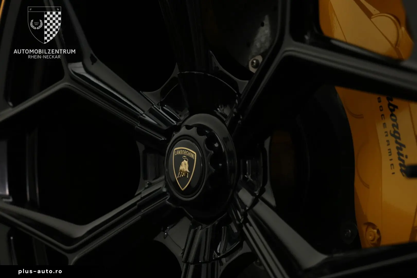 LAMBORGHINI Urus NOVITEC Esteso FullCarbon 23 NL4 FullPPF