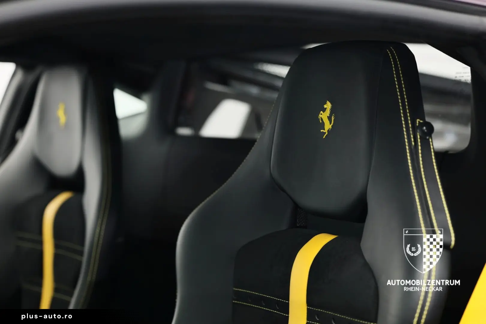 FERRARI F8 Tributo FullCarbon RacingSeat Passenger Lift
