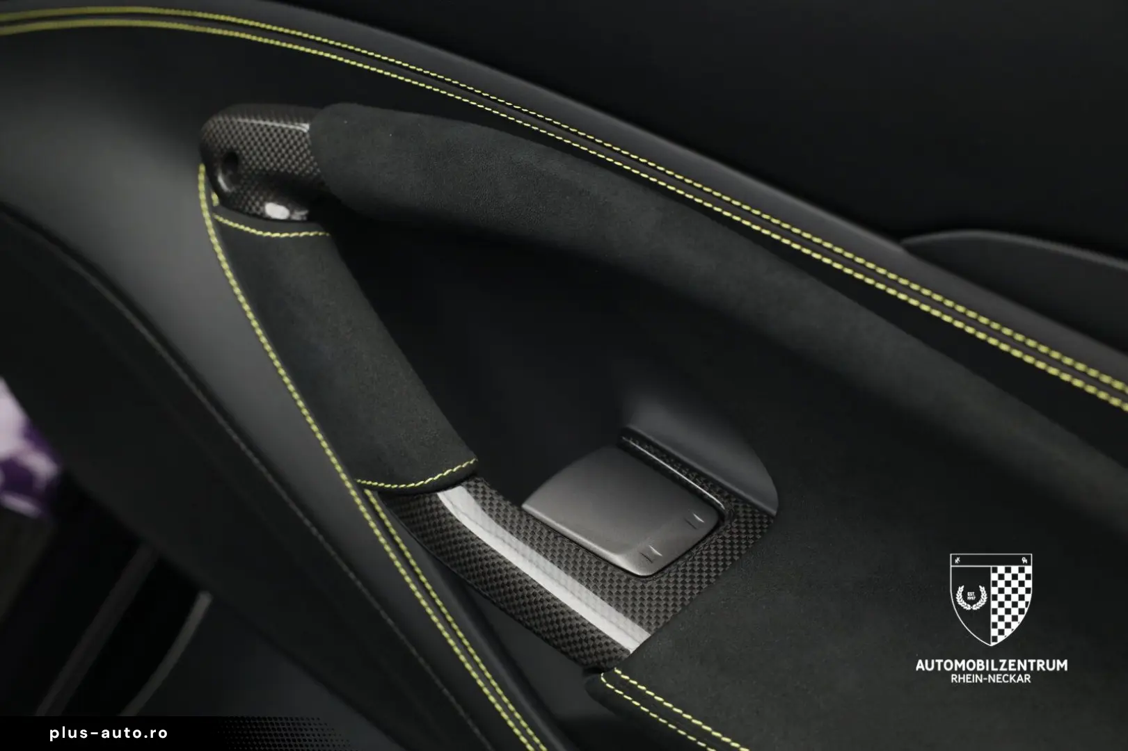 FERRARI F8 Tributo FullCarbon RacingSeat Passenger Lift