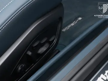 PORSCHE 992 Turbo S Cabrio InnoDrive Sportabgas Burmeste