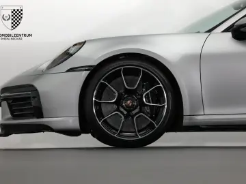 PORSCHE 992 Turbo S Cabrio InnoDrive Sportabgas Burmeste