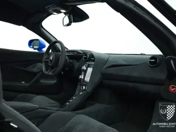MCLAREN 720S PerformancePlus Black Stealth Carbon Sports