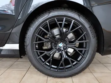 BMW 740d xDrive Massage Sitzlüftung Standheizung
