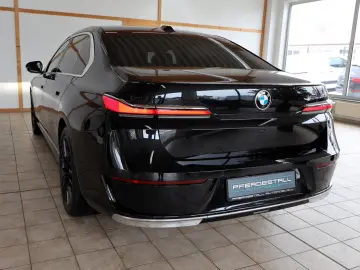 BMW 740d xDrive Massage Sitzlüftung Standheizung