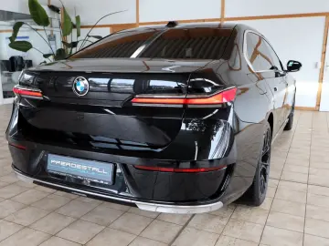BMW 740d xDrive Massage Sitzlüftung Standheizung