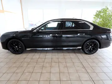 BMW 740d xDrive Massage Sitzlüftung Standheizung