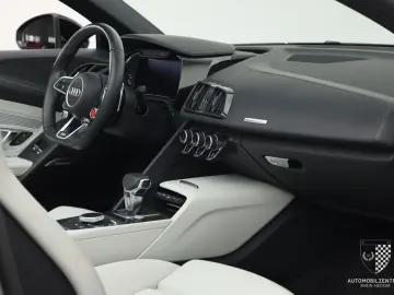 AUDI R8 Spyder Laser Carbon Feinnappa B&O Kamera