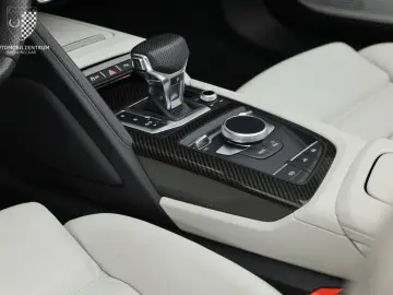 AUDI R8 Spyder Laser Carbon Feinnappa B&O Kamera