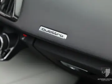 AUDI R8 Spyder Laser Carbon Feinnappa B&O Kamera